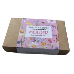 Een doosje liefde voor de allerliefste moeder