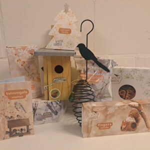Kerstpakket Winter Garden | €30,- (Incl. vogelhuisje en vetbolhouder)